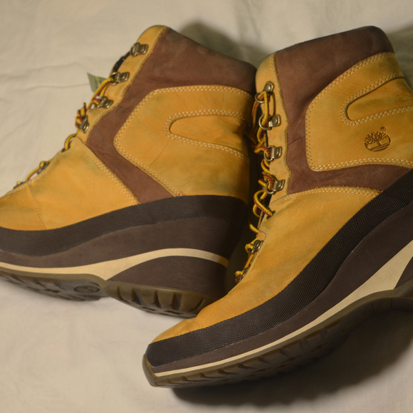 Timberland Shoes - Timberland Women's Amston 6-Inch Boots Size- 8M